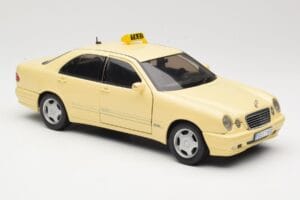 Mercedes E320 W210 Taxi Sun Star 1:18 1160 Métal — image 6 sur 8