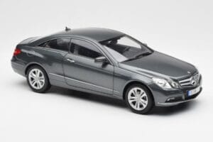 Mercedes E500 C207 Coupe Tenoric Gris Norev 1:18 183540 Métal — image 6 sur 8