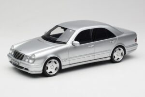 Mercedes E55 AMG W210 Brilliant Silver Otto 1:18 OT459 Résine
