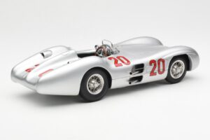 Mercedes W196 Streamliner #20 K. Kling French GP 1954 CMC 1:18 M-128B Métal — image 2 sur 6