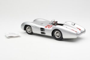 Mercedes W196 Streamliner #20 K. Kling French GP 1954 CMC 1:18 M-128B Métal — image 5 sur 6