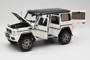 Mercedes G 63 AMG 4x4 Squared Polar White Almost Real 1:18 820203 Métal — image 2 sur 8