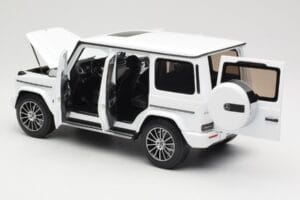 Mercedes G-Class G 500 W463A Diamond White Metallic Minichamps 1:18 113037111 Métal — image 5 sur 8
