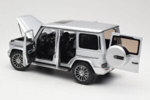 Mercedes G-Class G 500 W463A Iridium Silver Metallic Minichamps 1:18 113037112 Métal — image 5 sur 8