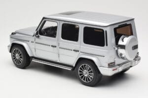 Mercedes G-Class G 500 W463A Iridium Silver Metallic Minichamps 1:18 113037112 Métal — image 7 sur 8