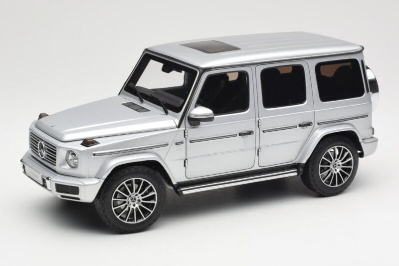 Mercedes G-Class G 500 W463A Iridium Silver Metallic Minichamps 1:18 113037112 Métal