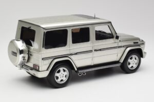 Mercedes G-Class G55 AMG W463 Iridium Argent Otto 1:18 OT1126 Résine — image 2 sur 6