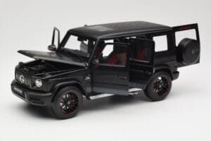 Mercedes G-Class G63 AMG W463A Matt Black Minichamps 1:18 110037064 Métal — image 2 sur 8