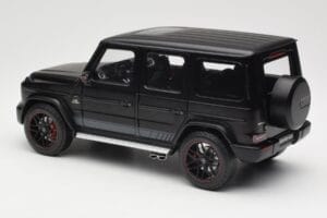 Mercedes G-Class G63 AMG W463A Matt Black Minichamps 1:18 110037064 Métal — image 7 sur 8