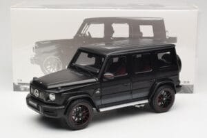 Mercedes G-Class G63 AMG W463A Matt Black Minichamps 1:18 110037064 Métal — image 8 sur 8
