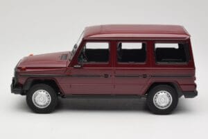 Mercedes G-Class W460 LWB Rouge Foncé Minichamps 1:18 155038102 Métal — image 3 sur 6