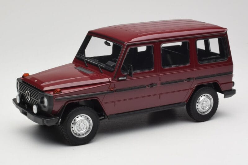 Mercedes G-Class W460 LWB Rouge Foncé Minichamps 1:18 155038102 Métal
