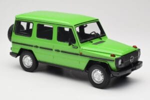 Mercedes G-Class W460 LWB Vert Minichamps 1:18 155038101 Métal — image 4 sur 6