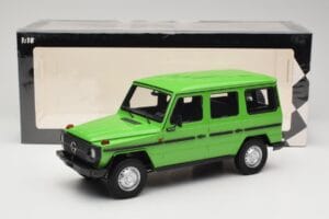 Mercedes G-Class W460 LWB Vert Minichamps 1:18 155038101 Métal — image 6 sur 6