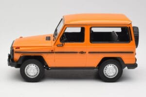Mercedes G-Class W460 SWB Orange Minichamps 1:18 155038000 Métal — image 3 sur 6
