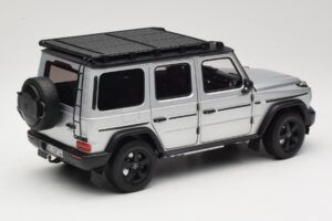 Mercedes G-Class W463 Iridium Silver Norev 1:18 183030 Métal — image 3 sur 8
