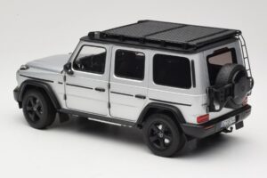 Mercedes G-Class W463 Iridium Silver Norev 1:18 183030 Métal — image 7 sur 8