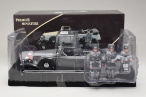 Mercedes G4 6-Wheels Noir With Figures Signature Models 1:18 38202 Métal — image 3 sur 3