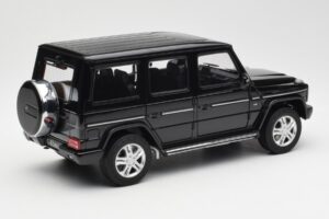 Mercedes G500 W463 Noir AUTOart 1:18 76216 Métal — image 3 sur 8