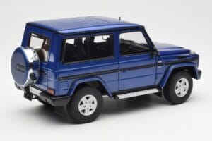 Mercedes G500 W463 SWB Bleu AUTOart 1:18 76114 Métal — image 3 sur 8