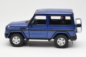 Mercedes G500 W463 SWB Bleu AUTOart 1:18 76114 Métal — image 4 sur 8