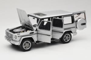 Mercedes G55 AMG W463 Argent AUTOart 1:18 76247 Métal — image 2 sur 8