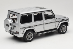 Mercedes G55 AMG W463 Argent AUTOart 1:18 76247 Métal — image 3 sur 8