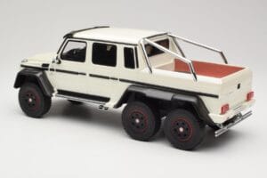 Mercedes AMG G63 6x6 W463 Blanc GT Spirit 1:18 GT100 Résine — image 5 sur 6