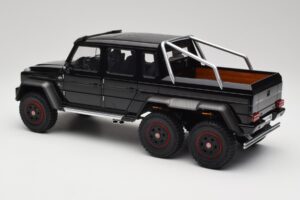 Mercedes AMG G63 W463 6x6 Gloss Noir AUTOart 1:18 76306 Composite — image 7 sur 8