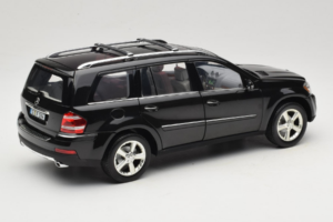 Mercedes GL X164 Period Brown Minichamps 1:18 B66962336 Métal — image 3 sur 8