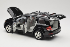 Mercedes GL X164 Period Brown Minichamps 1:18 B66962336 Métal — image 5 sur 8