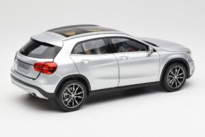 Mercedes GLA X156 Polar Argent Métallisé Norev 1:18 B66960267 Métal — image 3 sur 8