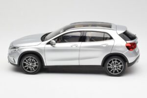 Mercedes GLA X156 Polar Argent Métallisé Norev 1:18 B66960267 Métal — image 4 sur 8