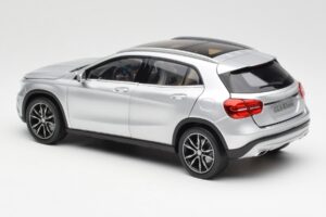 Mercedes GLA X156 Polar Argent Métallisé Norev 1:18 B66960267 Métal — image 7 sur 8