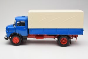 Mercedes L911 Bleu Schuco 1:18 450044800 Métal — image 4 sur 8