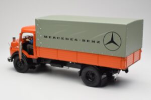 Mercedes L911 Orange Schuco 1:18 450044700 Métal — image 5 sur 8