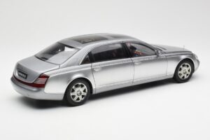 Maybach 62 LWB Himalaya Argent Dealer Edition AUTOart 1:18 B66962178 Métal — image 3 sur 8