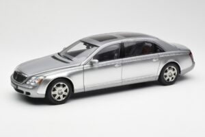 Maybach 62 LWB Himalaya Argent Dealer Edition AUTOart 1:18 B66962178 Métal