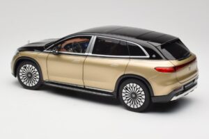 Mercedes Maybach EQS 680 V297 Beige NZG 1:18 B66960592 Métal — image 7 sur 8