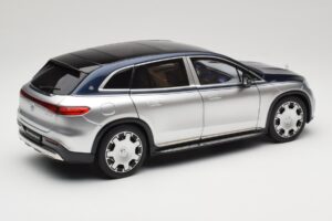 Mercedes Maybach EQS 680 V297 Bleu NZG 1:18 1060/23 Métal — image 3 sur 8