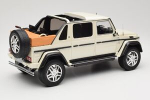Mercedes Maybach G650 Landaulet W463 Blanc Schuco 1:18 450017800 Métal — image 2 sur 6