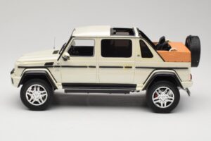 Mercedes Maybach G650 Landaulet W463 Blanc Schuco 1:18 450017800 Métal — image 3 sur 6