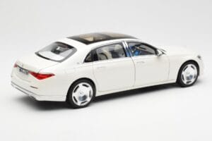 Mercedes Maybach S680 4Matic X223 Diamond Blanc Norev 1:18 183918 Métal — image 3 sur 8
