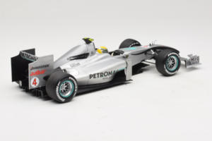 Mercedes MGP W01 #4 N. Rosberg Mercedes GP Showcar 2010 Minichamps 1:18 150100074 Métal — image 2 sur 7