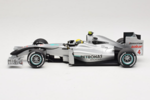 Mercedes MGP W01 #4 N. Rosberg Mercedes GP Showcar 2010 Minichamps 1:18 150100074 Métal — image 3 sur 7