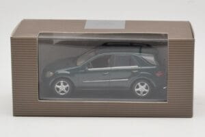 Mercedes ML 500 W164 Vert Foncé Minichamps 1:43 400034500 Métal — image 4 sur 4