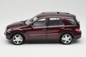 Mercedes ML W164 Red Metallic Minichamps 1:18 150034500 Métal — image 4 sur 8