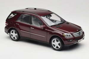 Mercedes ML W164 Red Metallic Minichamps 1:18 150034500 Métal — image 6 sur 8