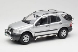 Mercedes ML320 W163 Argent Maisto 1:18 50319 Métal