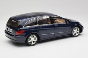 Mercedes R-Class W251 Tanzanite Bleu Minichamps 1:18 150034600 Métal — image 3 sur 8